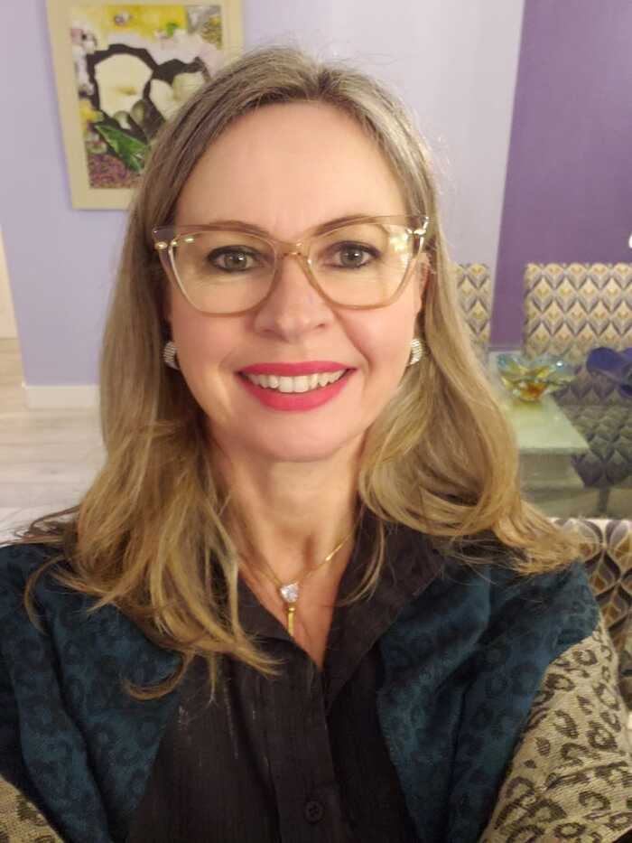 Foto de Adriane Beatriz Petry Alves, psicóloga clínica em Caxias do Sul